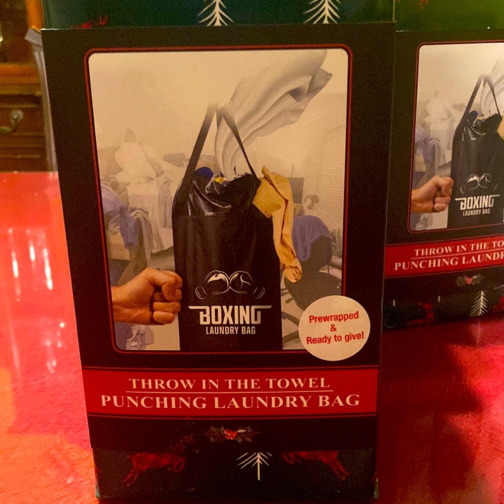 NWT   Throw In the Towel Punching Laundry bag